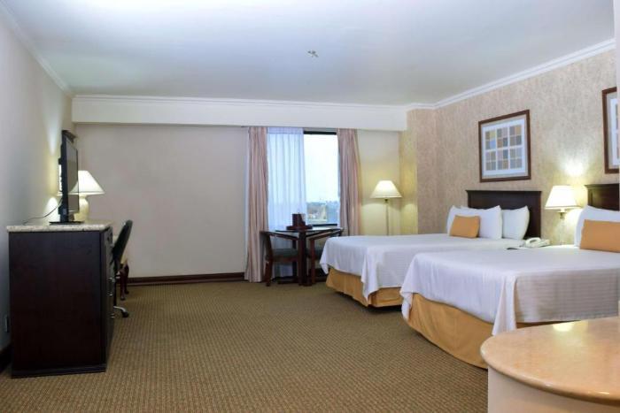 Best Western Plus Nuevo Laredo Inn & Suites Ruang foto